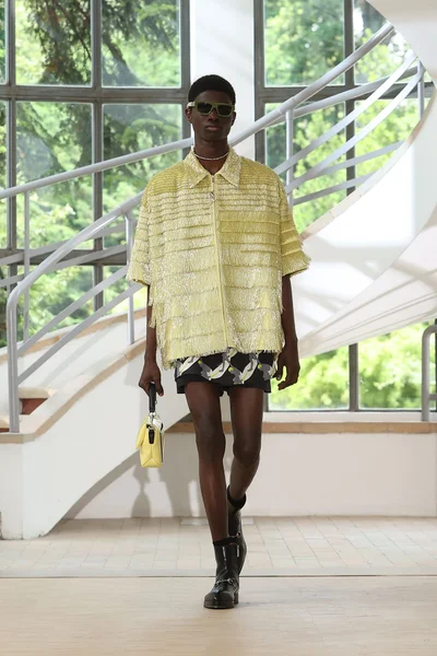 Look 27